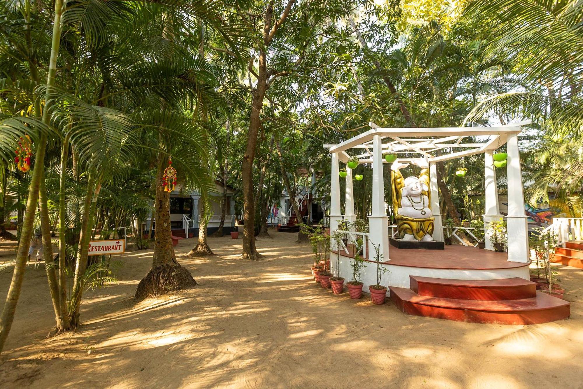 Feather Touch Hotels And Resorts パロレム エクステリア 写真