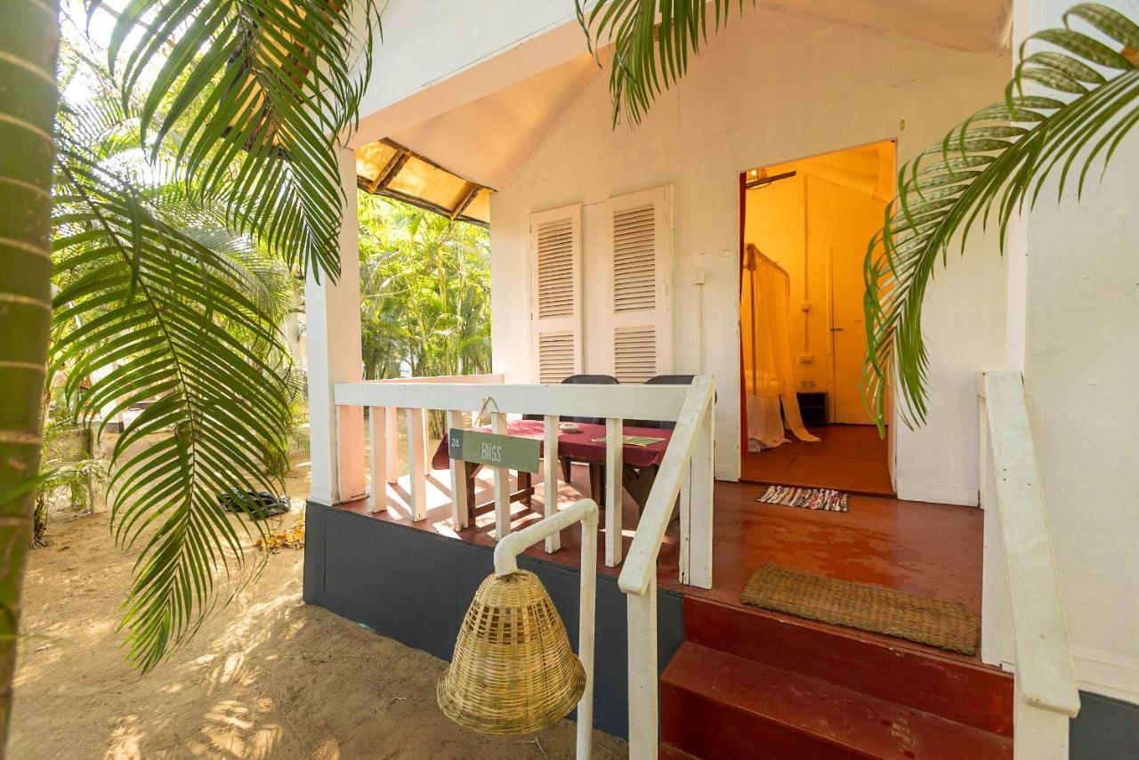 Feather Touch Hotels And Resorts パロレム エクステリア 写真