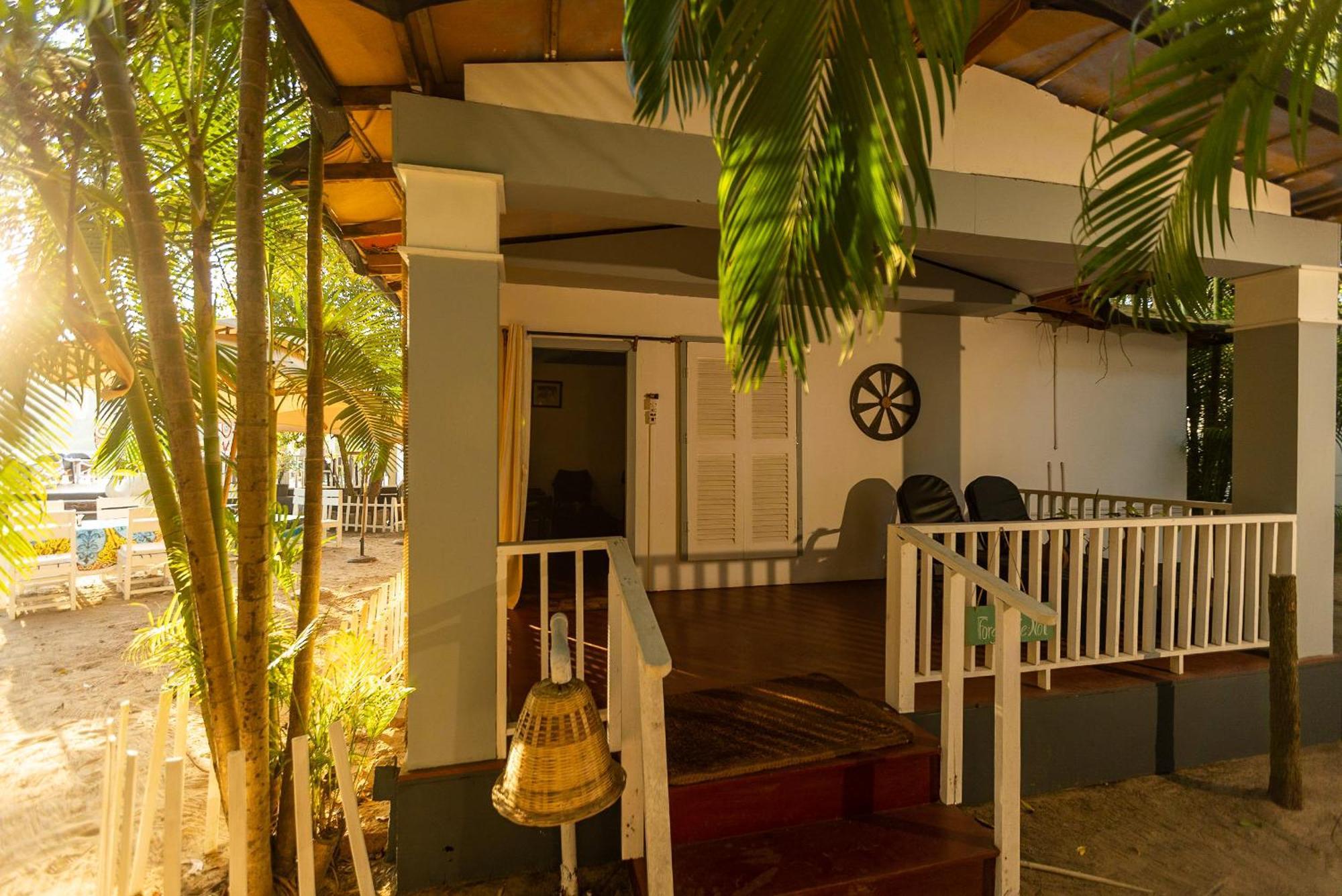 Feather Touch Hotels And Resorts パロレム エクステリア 写真