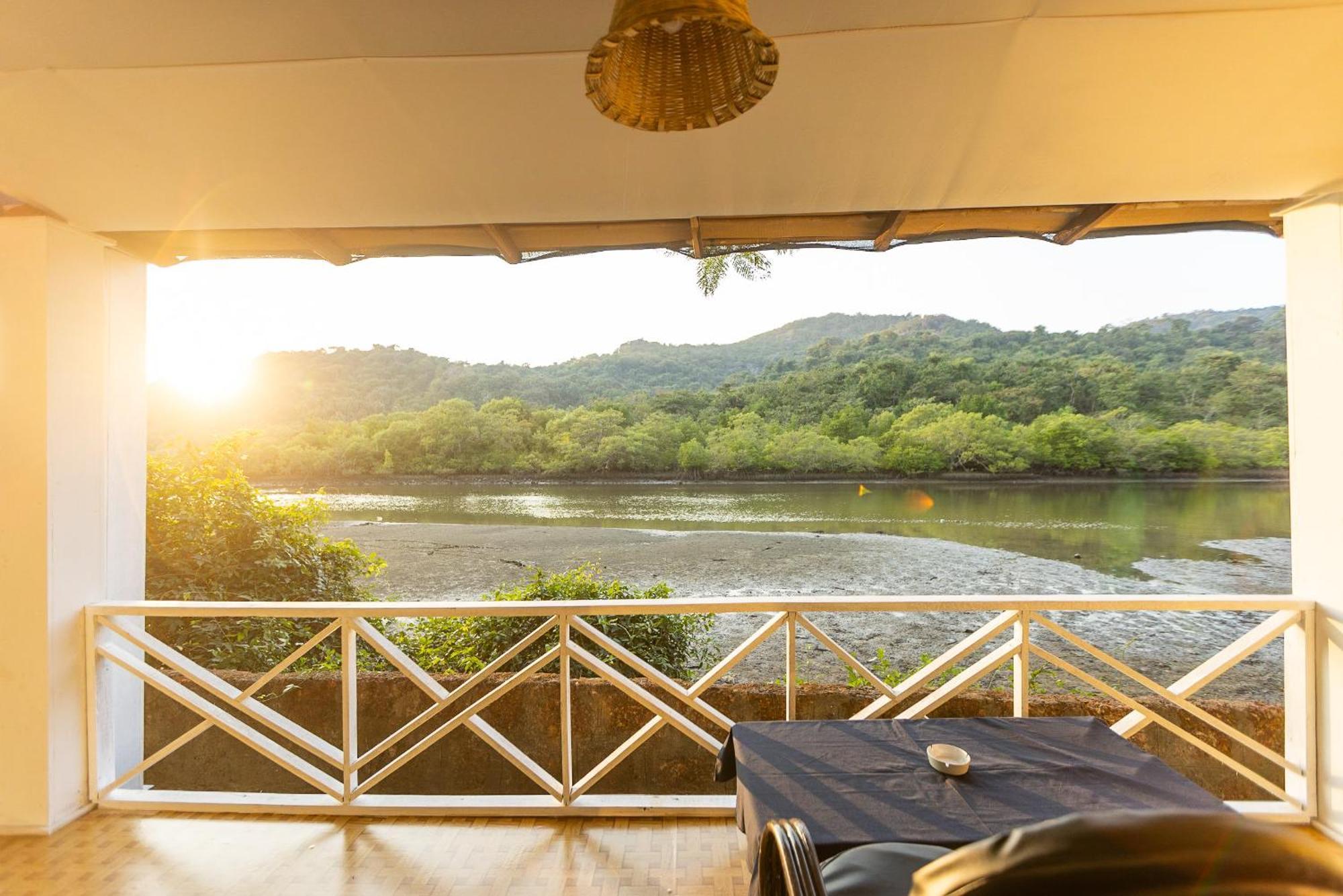 Feather Touch Hotels And Resorts パロレム エクステリア 写真