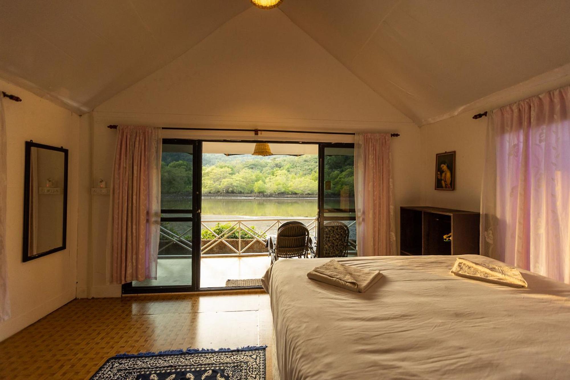 Feather Touch Hotels And Resorts パロレム エクステリア 写真